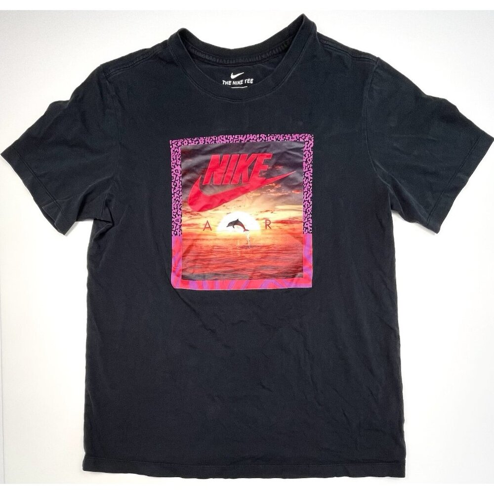 The NIKE Tee Air Mens MEDIUM Black S/S T-SHIRT Dolphin Ocean Beach Graphic EUC